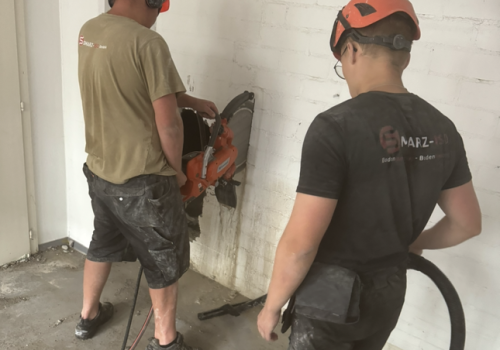 Ausschnitt in Betonwand in der Schweiz – Präzise Betonbearbeitung mit Smarz-iso